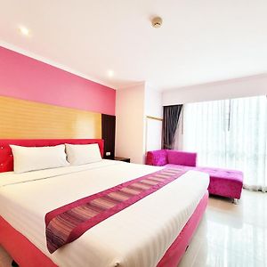 Deluxe Double Room Bathtub